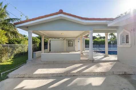 5685 SW 72nd Avenue Miami FL 33143