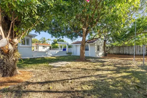 5685 SW 72nd Avenue Miami FL 33143