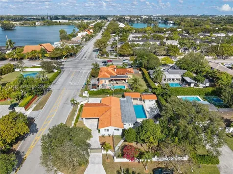 5685 SW 72nd Avenue Miami FL 33143