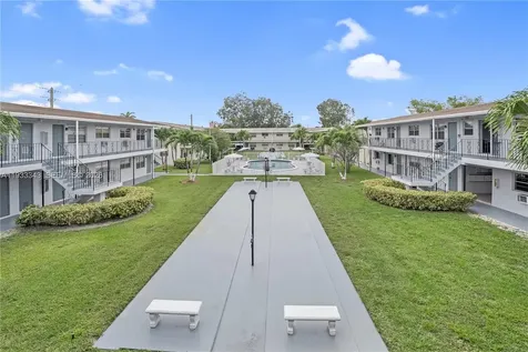 7401 Pines Boulevard Pembroke Pines FL 33024
