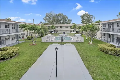 7401 Pines Boulevard Pembroke Pines FL 33024