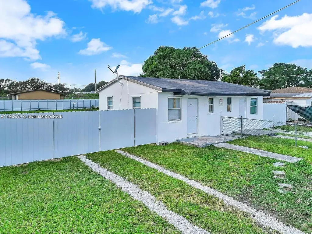 26540 SW 1 38 Th Court Homestead FL 33032
