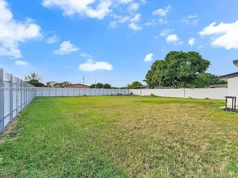 26540 SW 1 38 Th Court Homestead FL 33032
