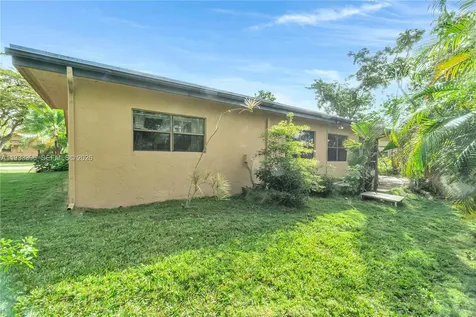 7545 NW 99th Avenue Tamarac FL 33321