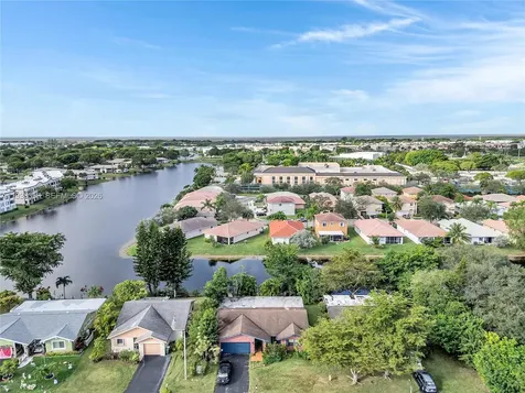 7545 NW 99th Avenue Tamarac FL 33321