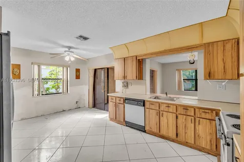 7545 NW 99th Avenue Tamarac FL 33321