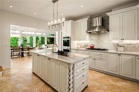 4871 SW 74th Terrace Miami FL 33143