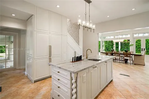 4871 SW 74th Terrace Miami FL 33143
