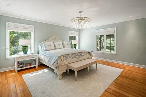 4871 SW 74th Terrace Miami FL 33143