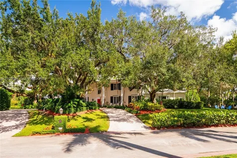 4871 SW 74th Terrace Miami FL 33143