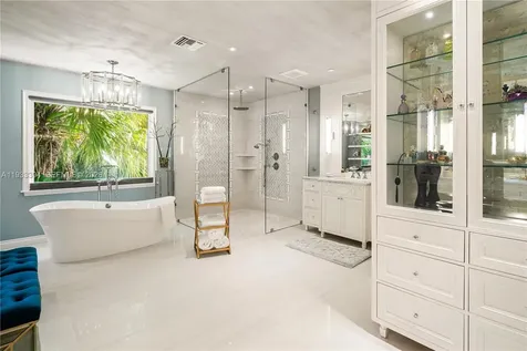 4871 SW 74th Terrace Miami FL 33143