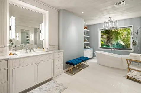 4871 SW 74th Terrace Miami FL 33143