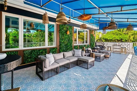 4871 SW 74th Terrace Miami FL 33143