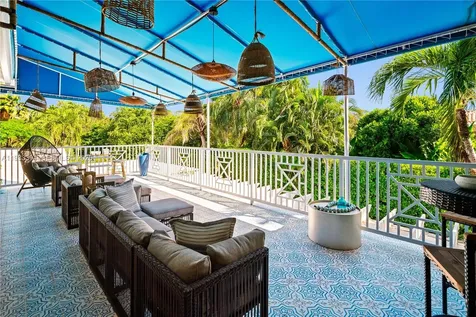 4871 SW 74th Terrace Miami FL 33143
