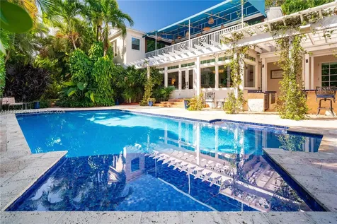 4871 SW 74th Terrace Miami FL 33143