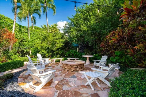 4871 SW 74th Terrace Miami FL 33143