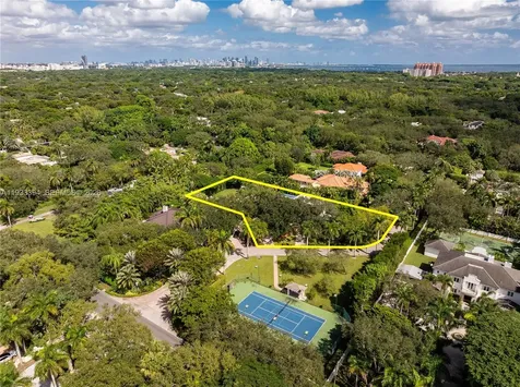 4871 SW 74th Terrace Miami FL 33143