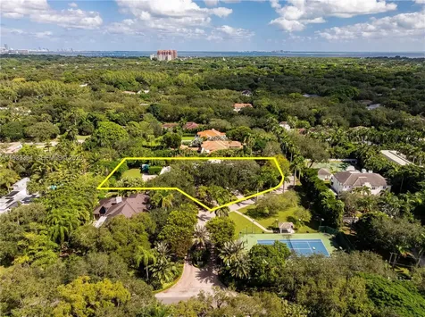 4871 SW 74th Terrace Miami FL 33143