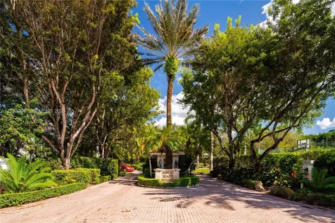 4871 SW 74th Terrace Miami FL 33143