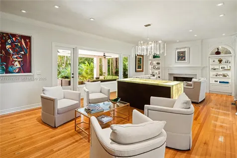 4871 SW 74th Terrace Miami FL 33143