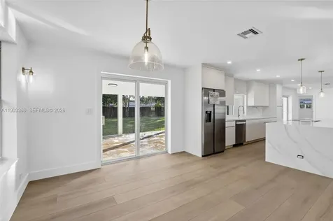 6800 NW 7th Street Plantation FL 33317