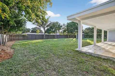 6800 NW 7th Street Plantation FL 33317