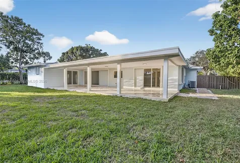 6800 NW 7th Street Plantation FL 33317