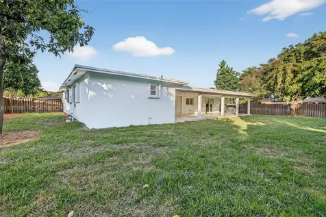 6800 NW 7th Street Plantation FL 33317