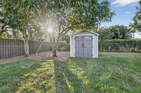 6800 NW 7th Street Plantation FL 33317