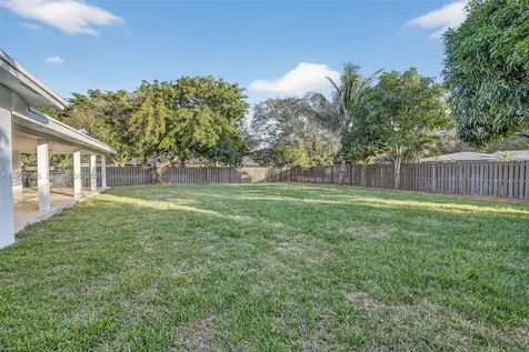 6800 NW 7th Street Plantation FL 33317