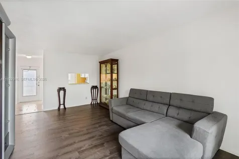 8400 Lagos De Campo Boulevard Tamarac FL 33321