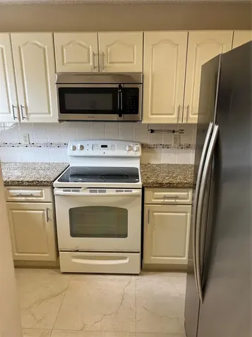 330 NW 114th Avenue Sweetwater FL 33172
