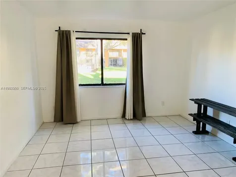 5855 Washington Street Hollywood FL 33023