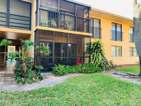 5855 Washington Street Hollywood FL 33023