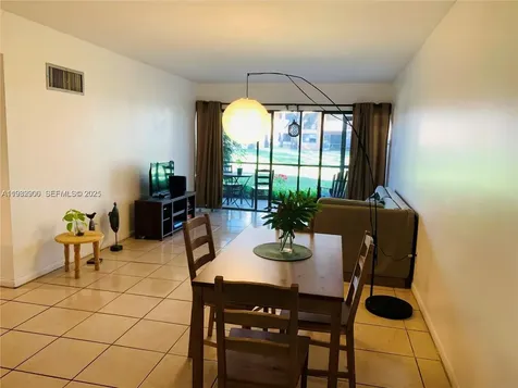 5855 Washington Street Hollywood FL 33023