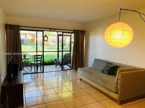 5855 Washington Street Hollywood FL 33023
