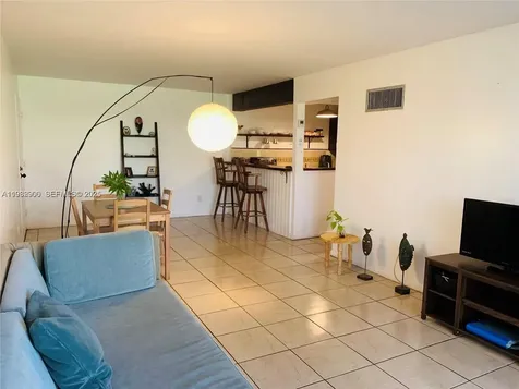 5855 Washington Street Hollywood FL 33023