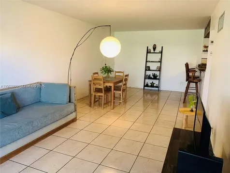 5855 Washington Street Hollywood FL 33023