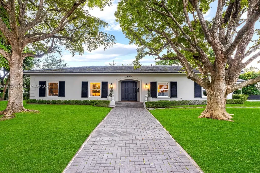 680 Buttonwood Lane Miami FL 33137