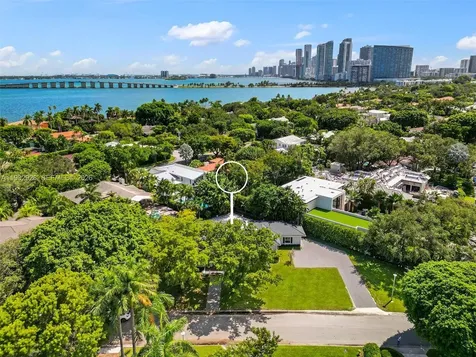 680 Buttonwood Lane Miami FL 33137