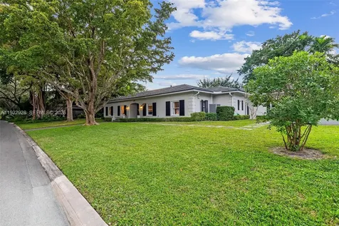 680 Buttonwood Lane Miami FL 33137