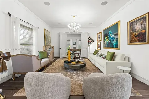680 Buttonwood Lane Miami FL 33137