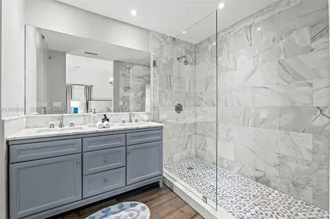 680 Buttonwood Lane Miami FL 33137