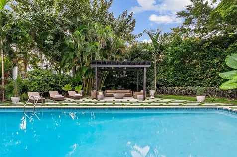 680 Buttonwood Lane Miami FL 33137
