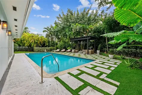 680 Buttonwood Lane Miami FL 33137