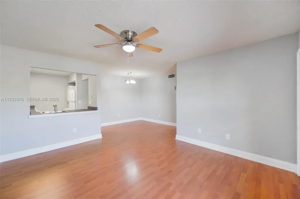 2570 W 67th Place Hialeah FL 33016