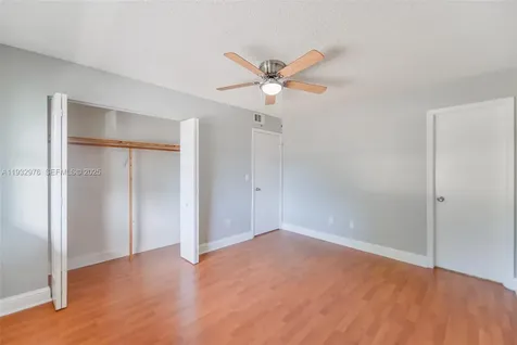 2570 W 67th Place Hialeah FL 33016