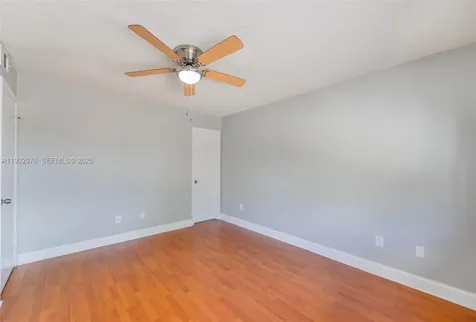 2570 W 67th Place Hialeah FL 33016