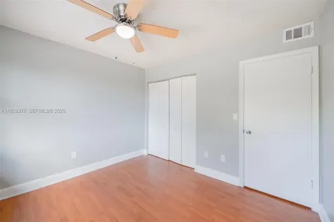 2570 W 67th Place Hialeah FL 33016
