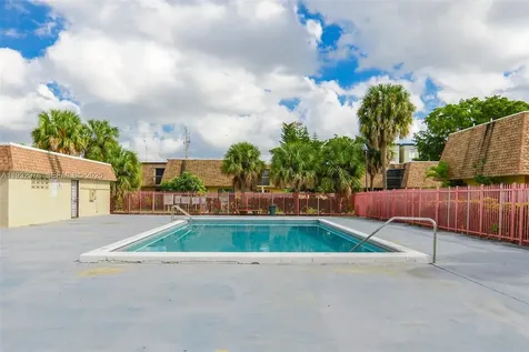 2570 W 67th Place Hialeah FL 33016